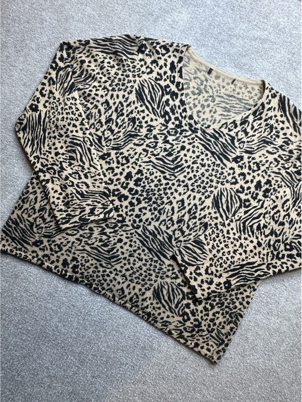 Women's Cheetah Print Long Sleeve Fleece Pullover (1101)